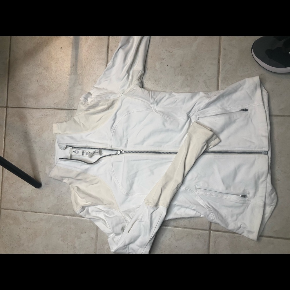 Lululemon zip up jacket size 8
